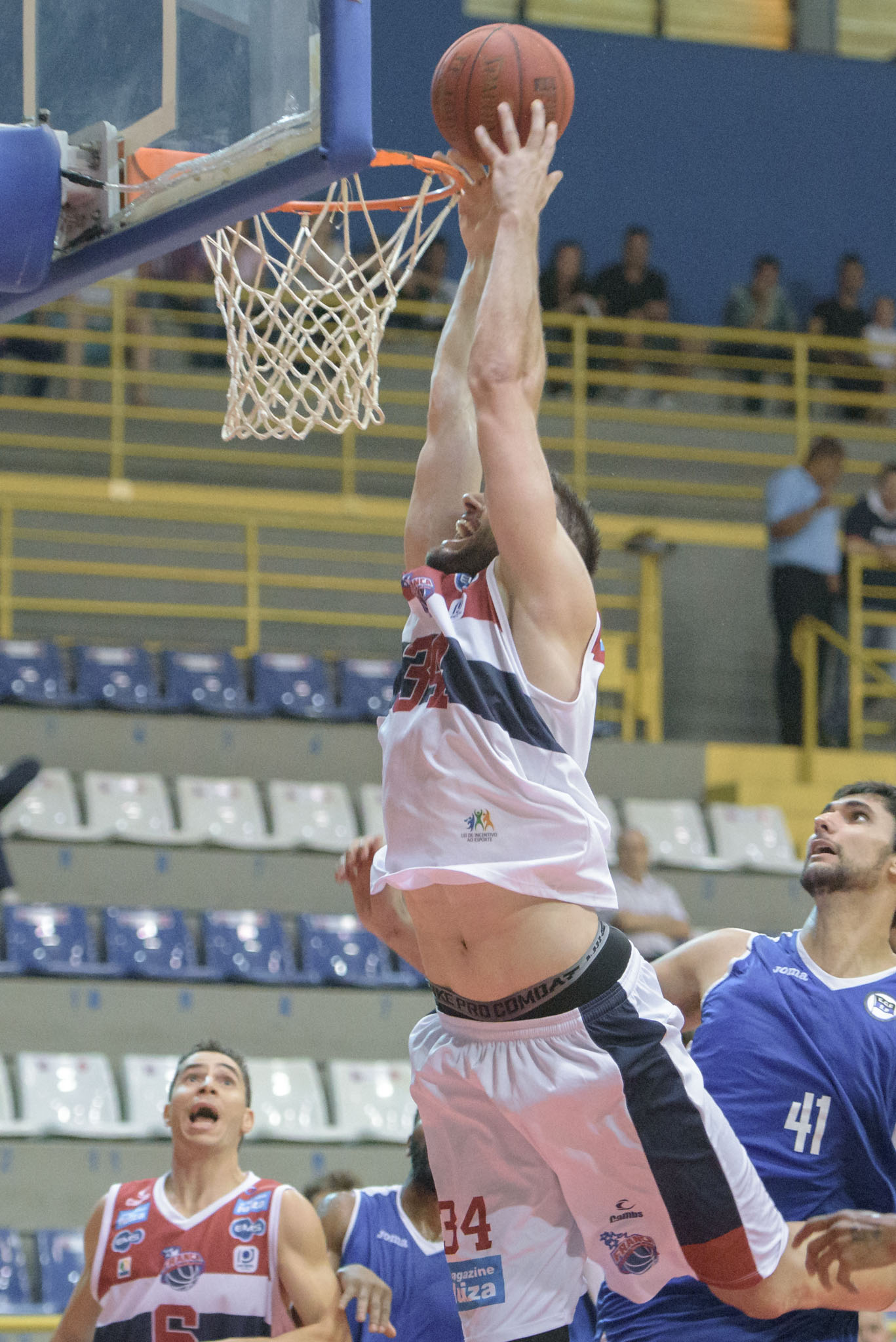 Douglas Kurtz tem sido um dos destaques da equipe francana nos últimos jogos (Foto: Newton Nogueira/Franca Basquete)
